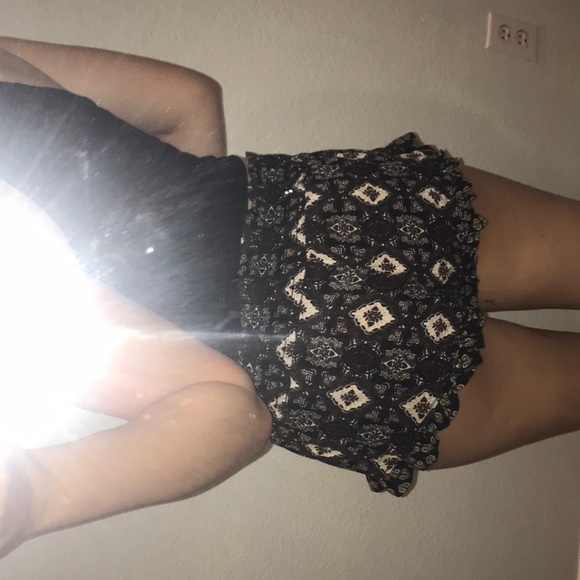 flowy shorts - Picture 2 of 2